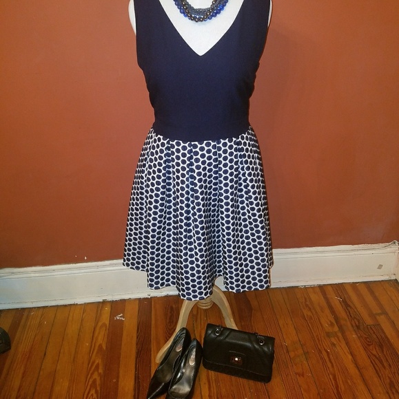 Sold..NWT Karl Lagerfeld dress- Size 16 - Picture 6 of 6